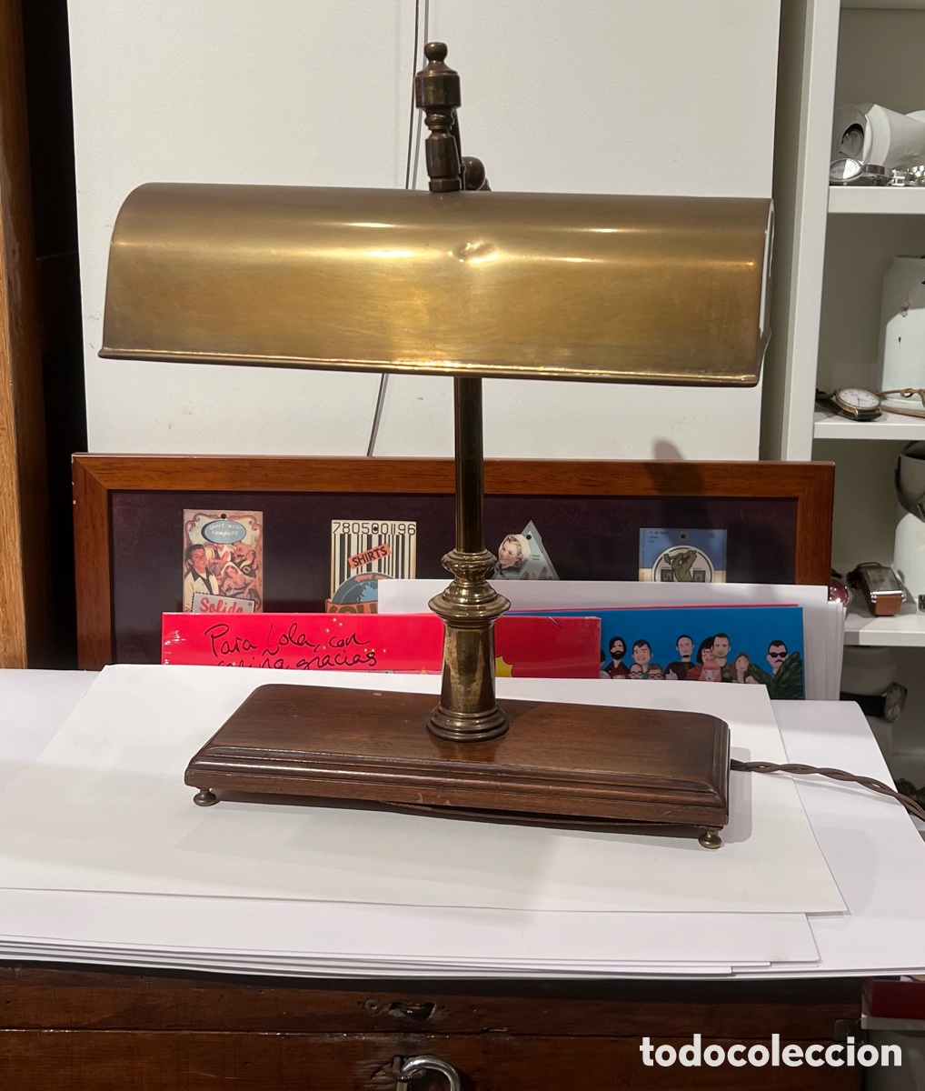 Antig&uuml;edades: L&aacute;mpara de escritorio. Mid-Century. Bronce y madera. - Foto 5