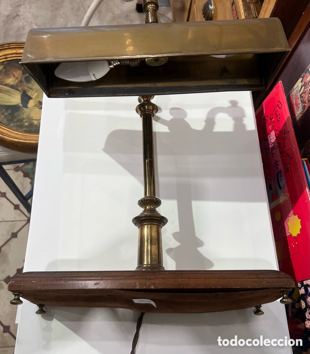Antig&uuml;edades: L&aacute;mpara de escritorio. Mid-Century. Bronce y madera. - Foto 6