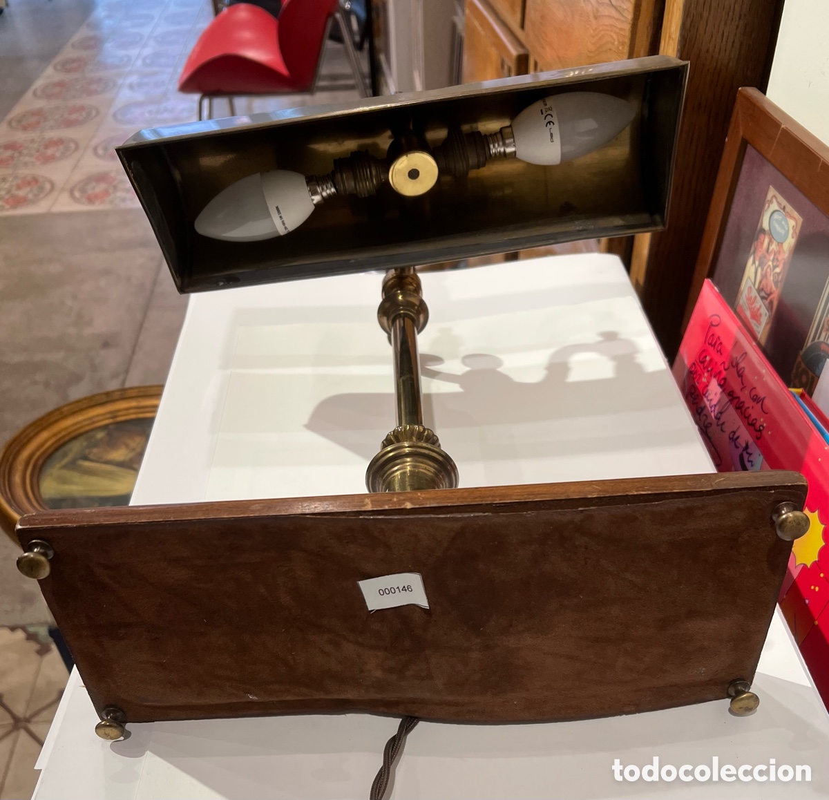 Antig&uuml;edades: L&aacute;mpara de escritorio. Mid-Century. Bronce y madera. - Foto 7