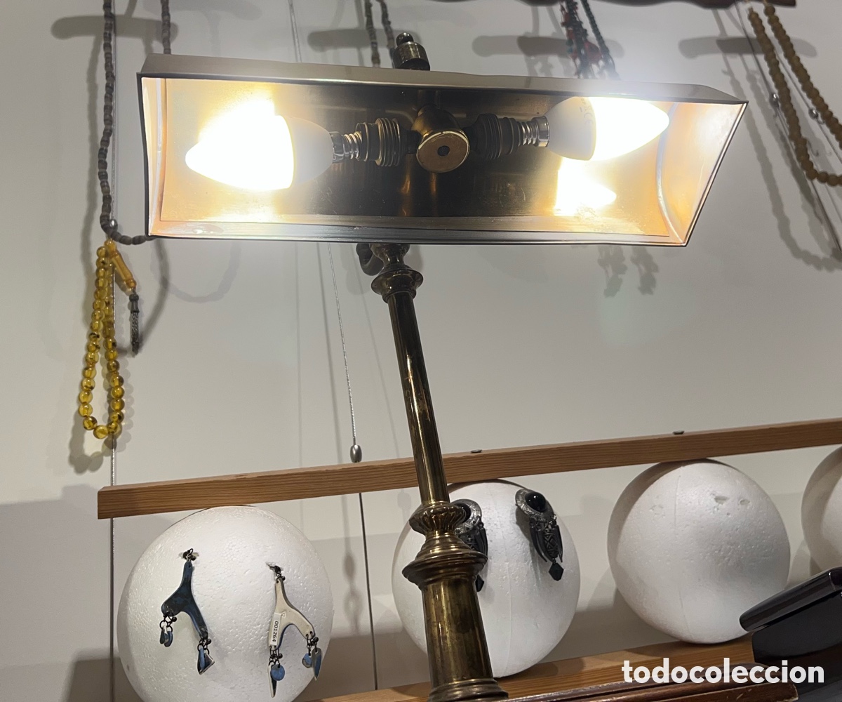 Antig&uuml;edades: L&aacute;mpara de escritorio. Mid-Century. Bronce y madera. - Foto 11