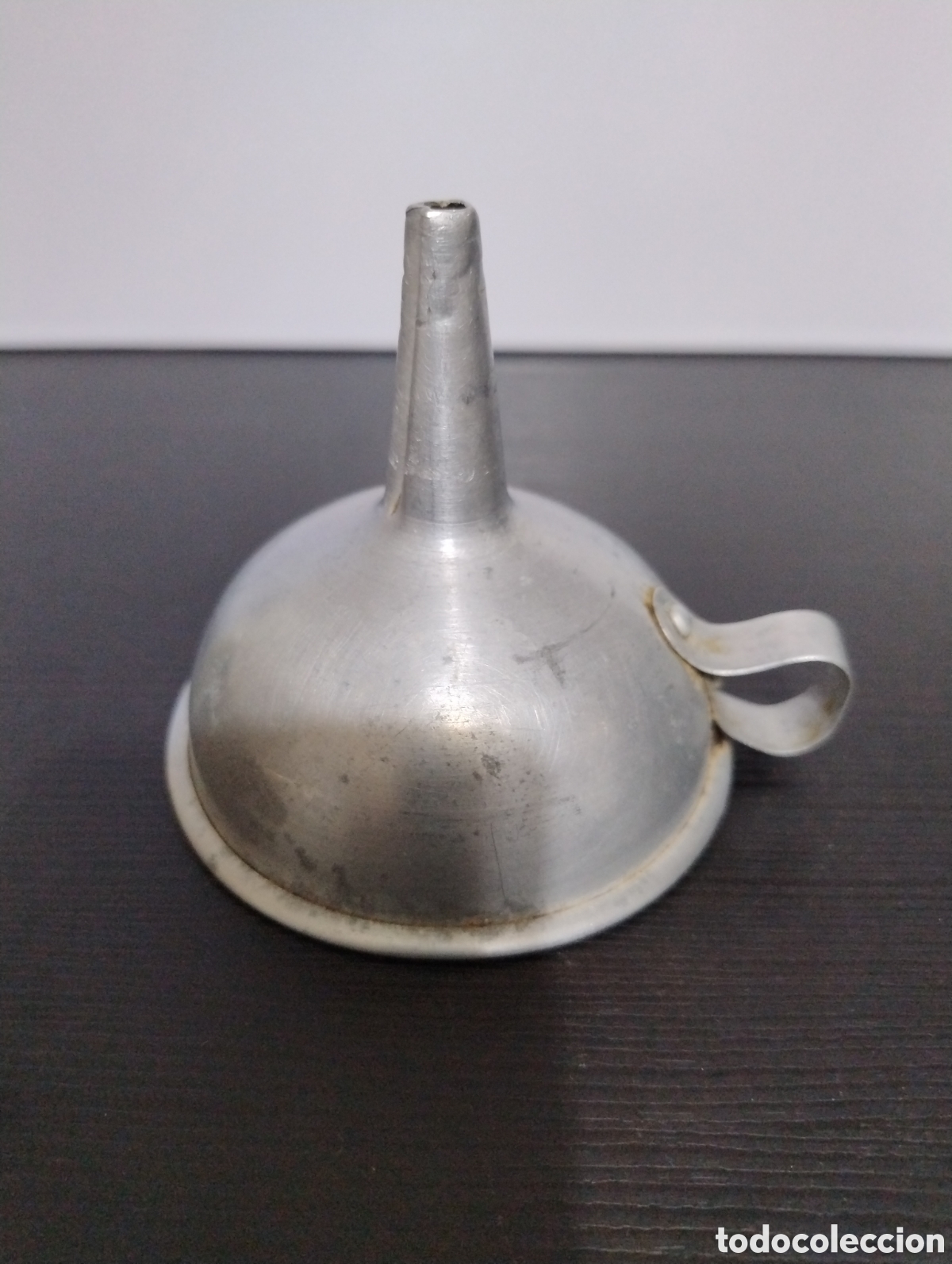Antig&uuml;edades: Embudo de aluminio antiguo - Foto 1