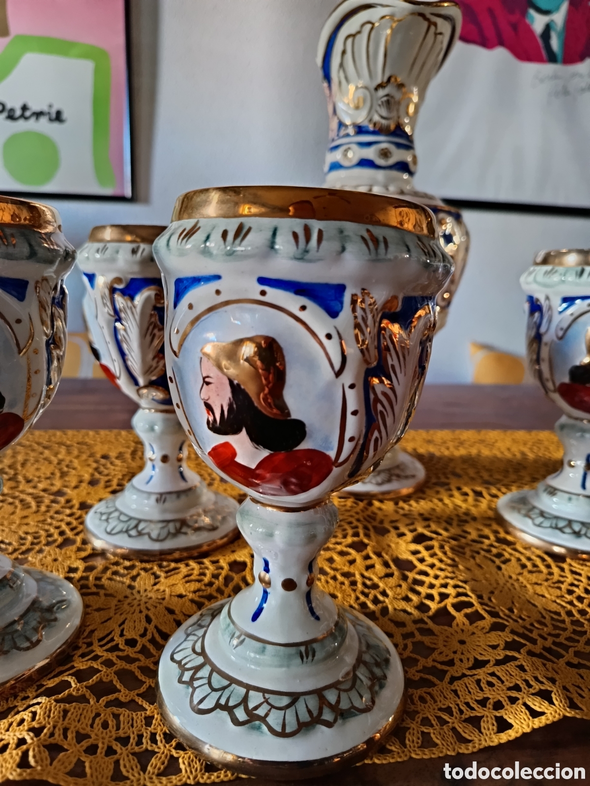 Antig&uuml;edades: Jarra y copas de porcelana - Foto 2