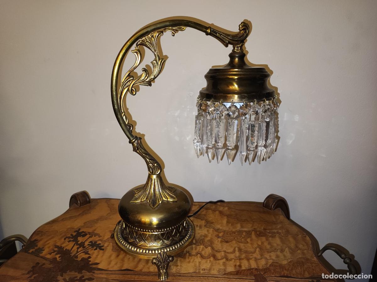 Antig&uuml;edades: EXCELENTE LAMPARA DE SOBRE MESA, DE BRONCE Y CRISTAL - Foto 2