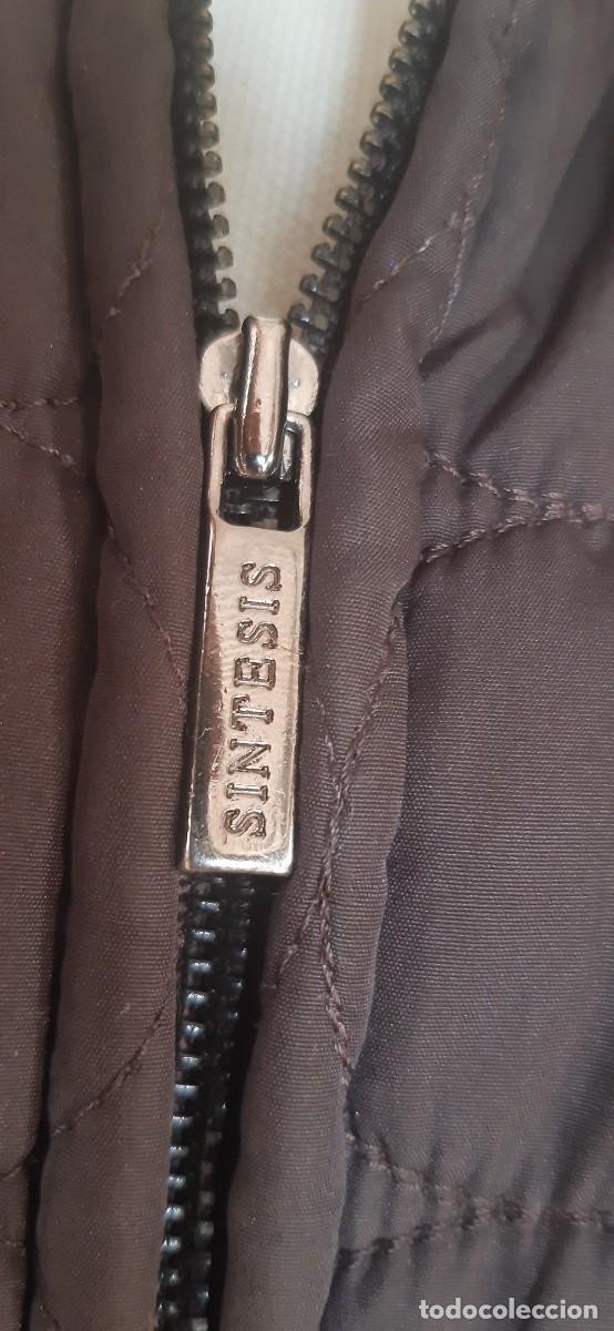 Antig&uuml;edades: BONITO CHAQUETON MARRON MARCA SINTESIS. - Foto 2
