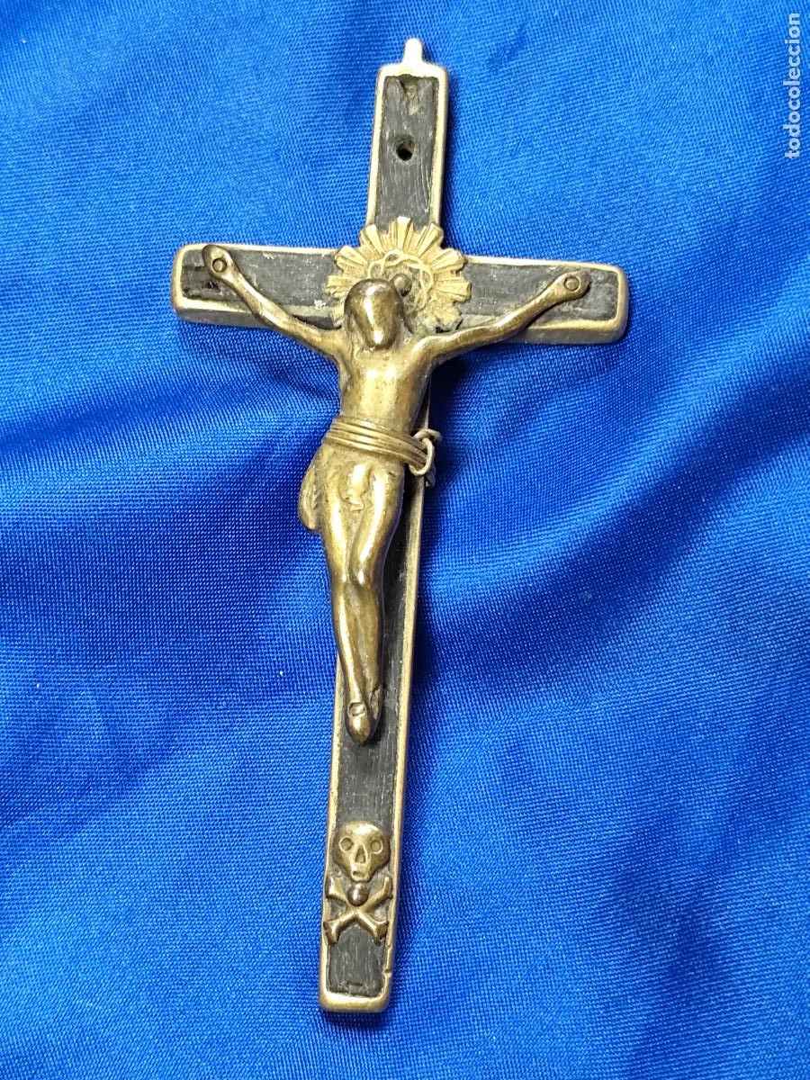 Antig&uuml;edades: CRUCIFIJO EN BRONCE 10 CM - Foto 1