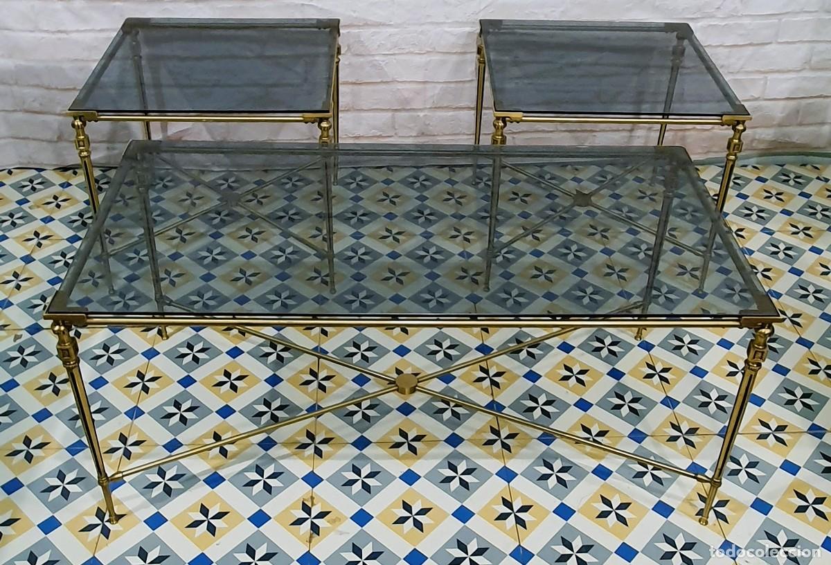 Antig&uuml;edades: Conjunto de tres mesas de bronce/laton - Foto 1