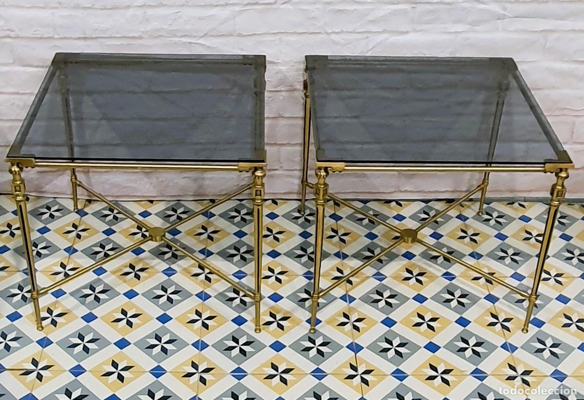 Antig&uuml;edades: Conjunto de tres mesas de bronce/laton - Foto 3