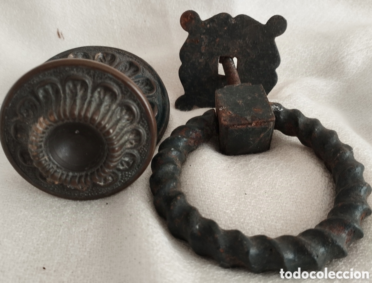 Antig&uuml;edades: Antiguo Llamador y Pomo Bronce. - Foto 3