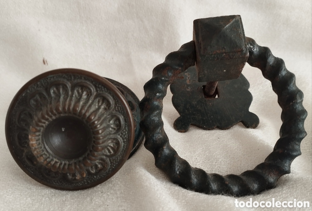 Antig&uuml;edades: Antiguo Llamador y Pomo Bronce. - Foto 1
