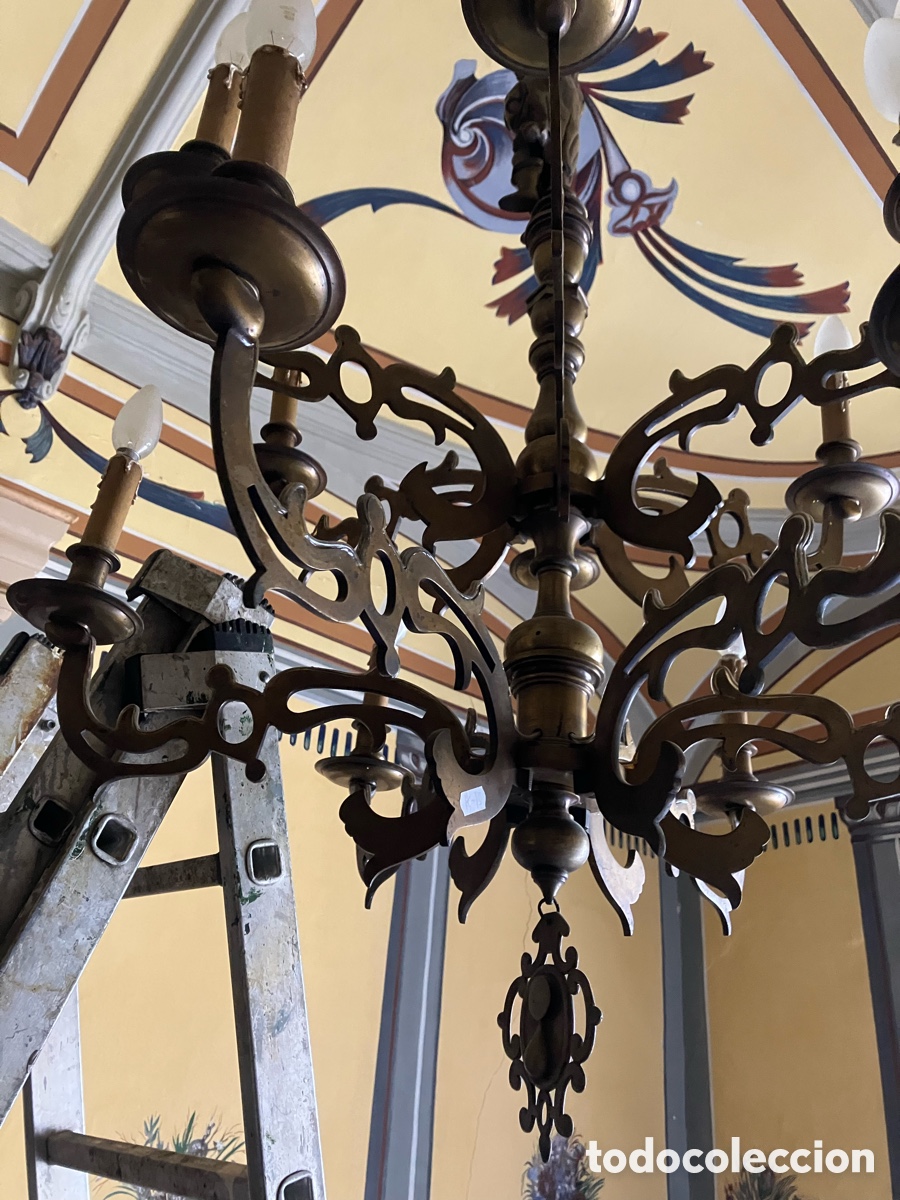 Antig&uuml;edades: Lampara de bronce con figura - Foto 1