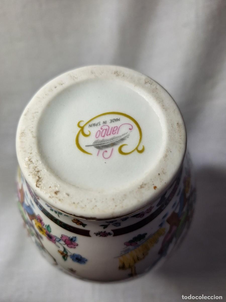 Antig&uuml;edades: Bonito jarr&oacute;n de porcelana. - Foto 3
