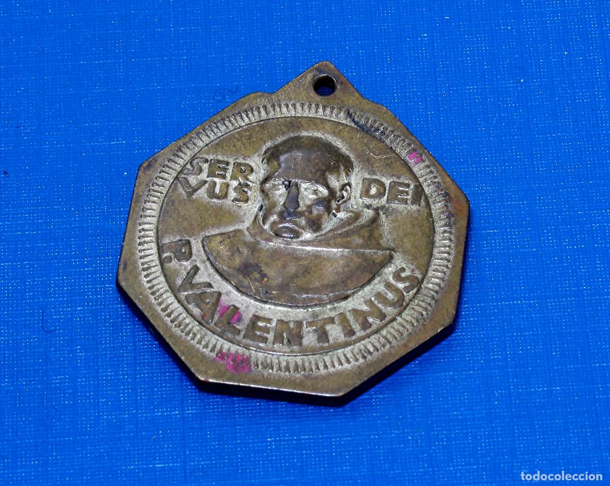 Antig&uuml;edades: MEDALLA DE BRONCE P. VALENTINUS SERVUS DEI - Foto 1
