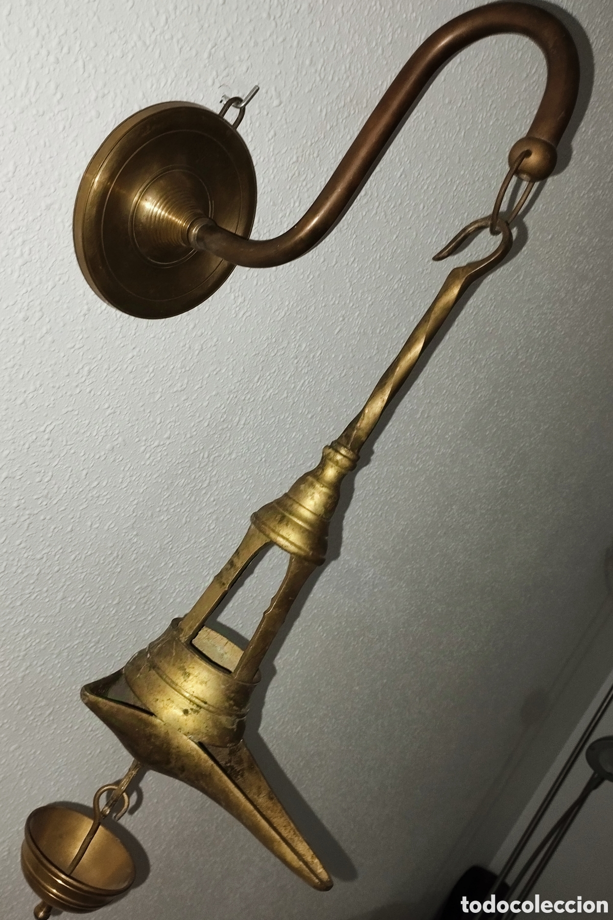 Antig&uuml;edades: Antigua L&aacute;mpara de Aceite bronce. - Foto 3
