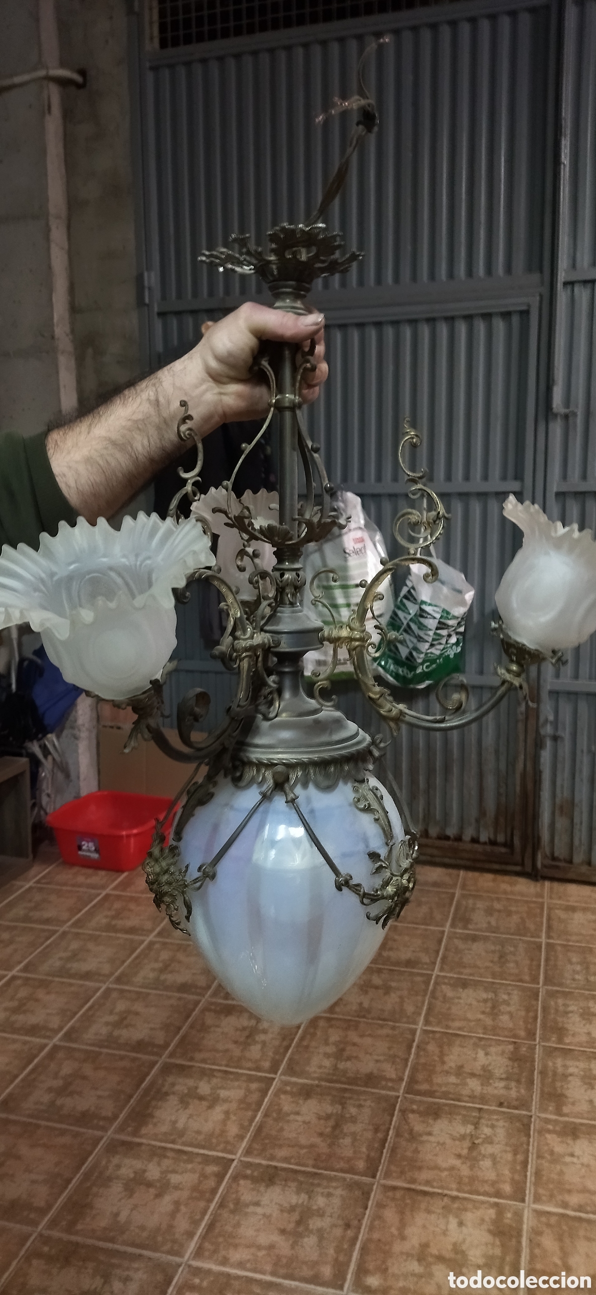Antig&uuml;edades: Lampara francesa de lat&oacute;n y cristal - Foto 2