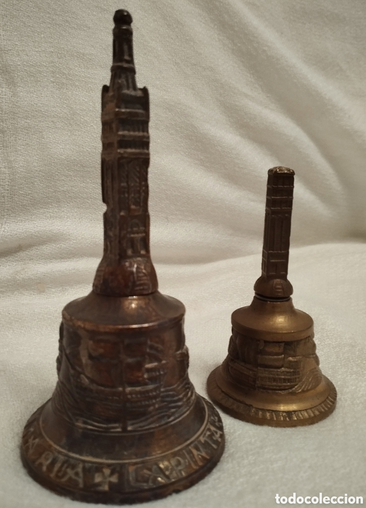 Antig&uuml;edades: Dos Antiguas Campanas Bronce - Foto 1