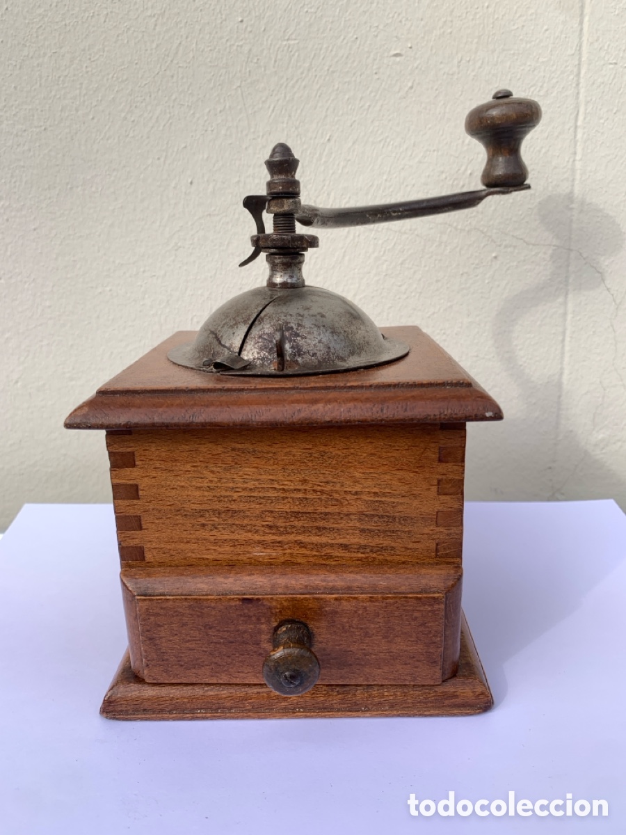 Antiquit&auml;ten: Molinillo de caf&eacute; antiguo