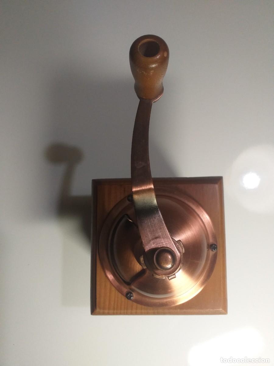 Antig&uuml;edades: Molinillo de caf&eacute; de madera y metal - Foto 3