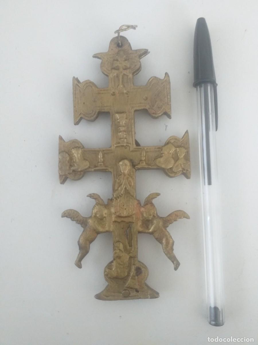 Antig&uuml;edades: Cruz de Caravaca en bronce - Foto 2
