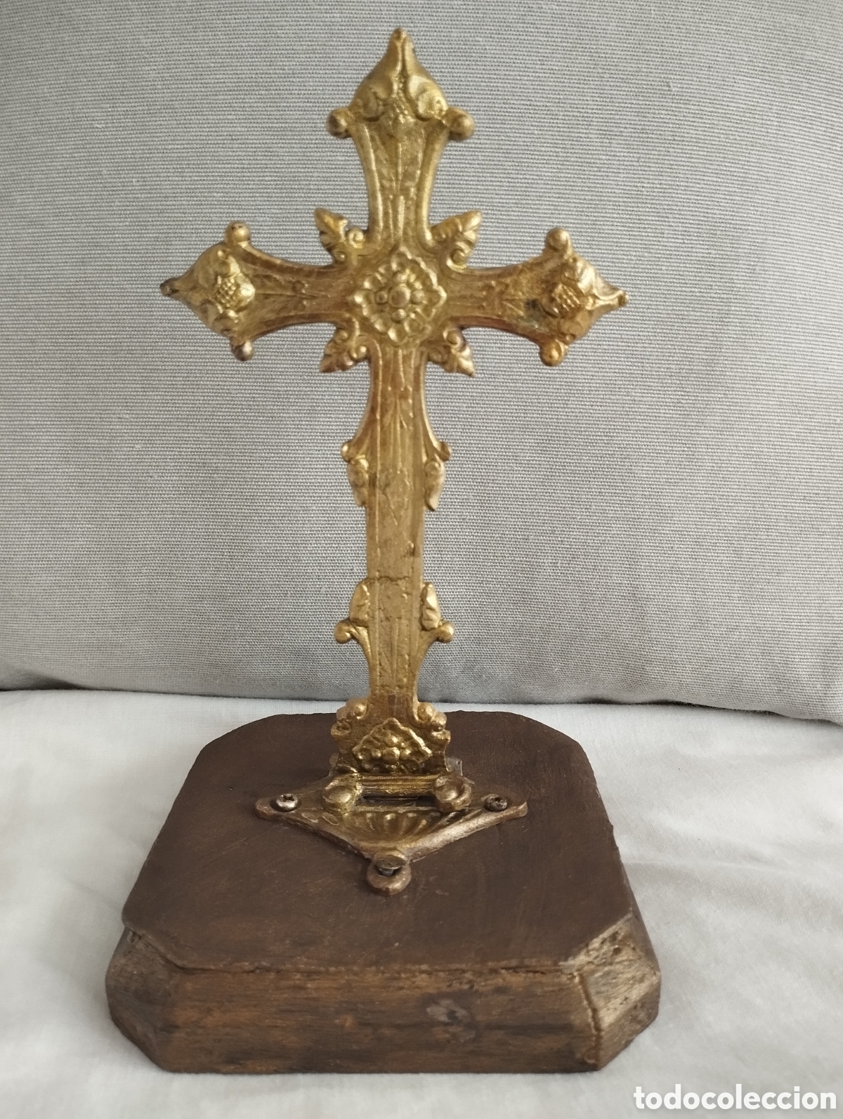 Antig&uuml;edades: Antigua Cruz Bronce. - Foto 3