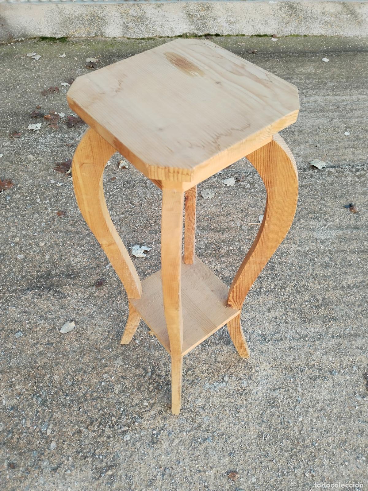 Antig&uuml;edades: mesita alta, peana de madera - Foto 4