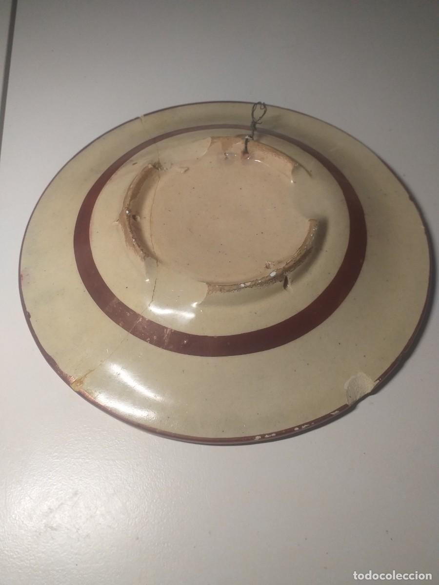 Antig&uuml;edades: Plato de reflejo met&aacute;lico. Manises. - Foto 3