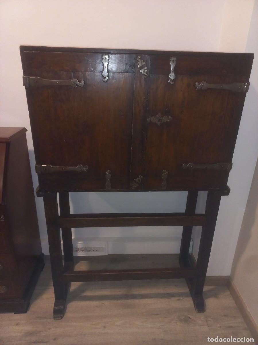 Antig&uuml;edades: Bargue&ntilde;o muy antiguo. - Foto 1