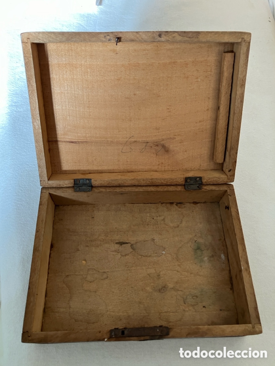 Antig&uuml;edades: Caja madera del 1930 - Foto 3