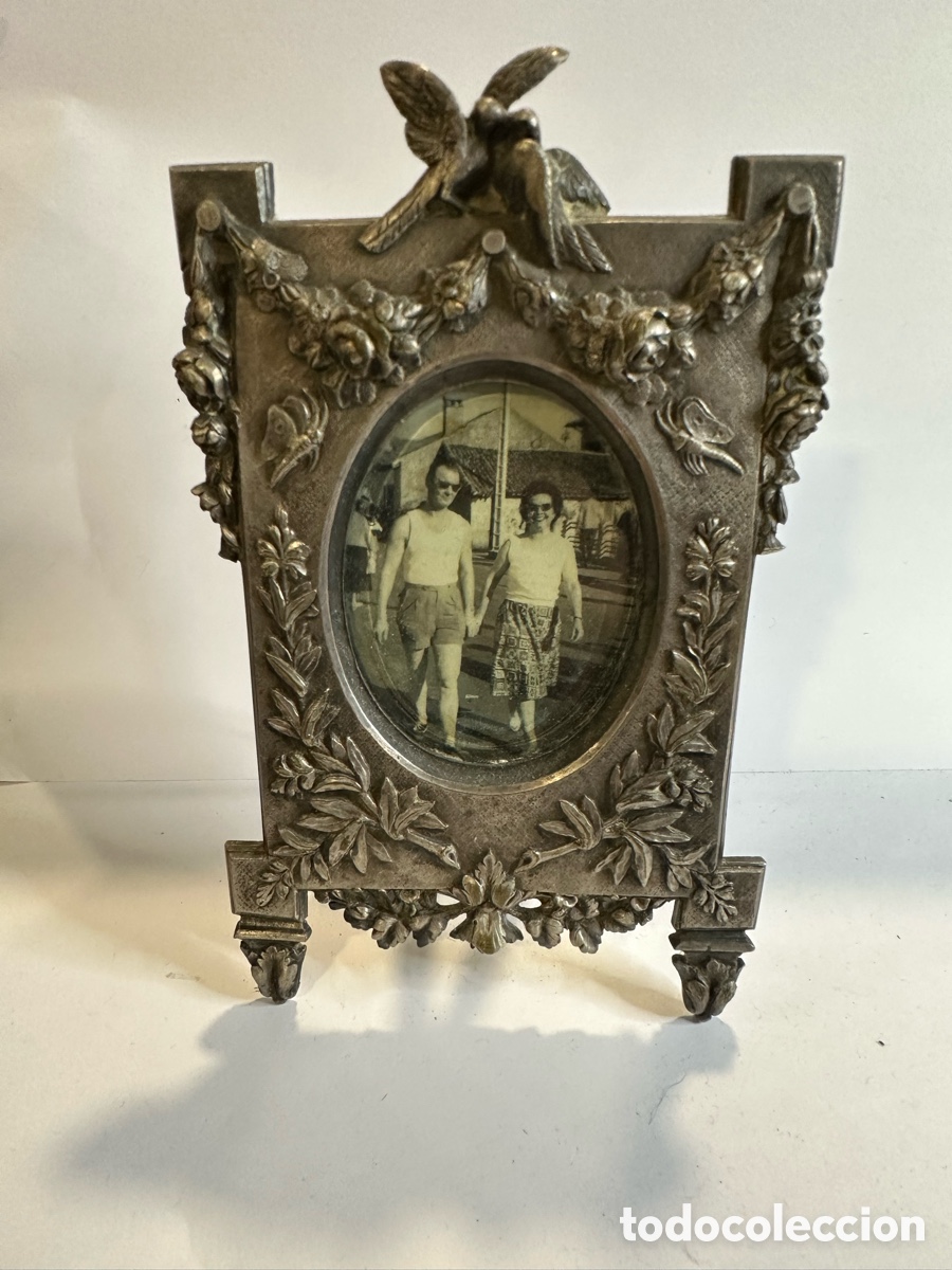 Antig&uuml;edades: Marco de bronce ba&ntilde;ado en plata antigua - Foto 1