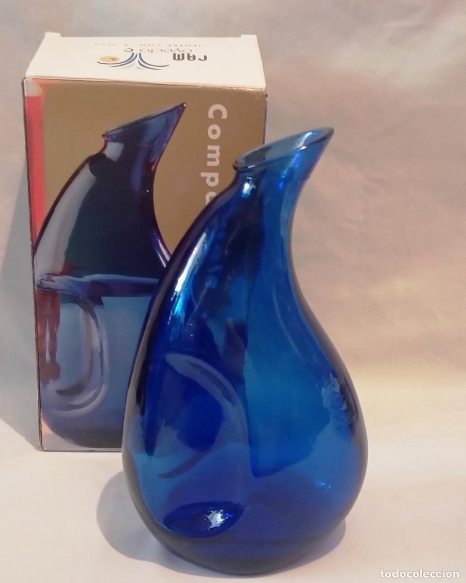 Antig&uuml;edades: Jarra de cristal azul cobalto - Foto 1