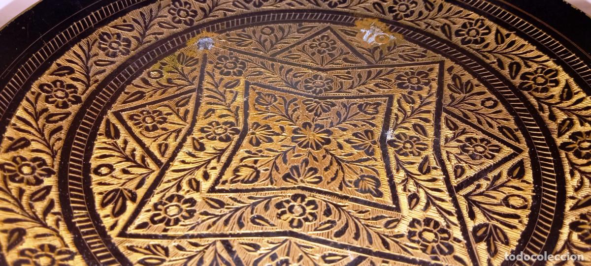 Antig&uuml;edades: Plato de bronce con motivos &aacute;rabes - Foto 5