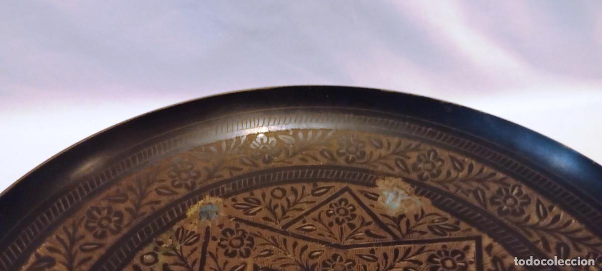 Antig&uuml;edades: Plato de bronce con motivos &aacute;rabes - Foto 6