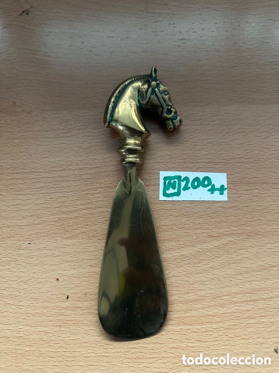 Antig&uuml;edades: Antiguo calzador de bronce macizo - Foto 1