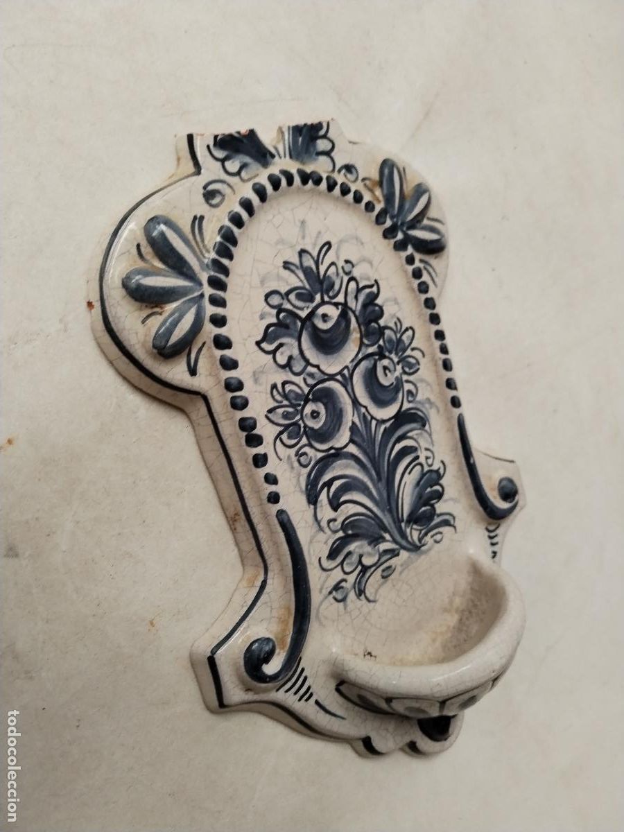 Antig&uuml;edades: benditera en caramica firmada mithra - Foto 5