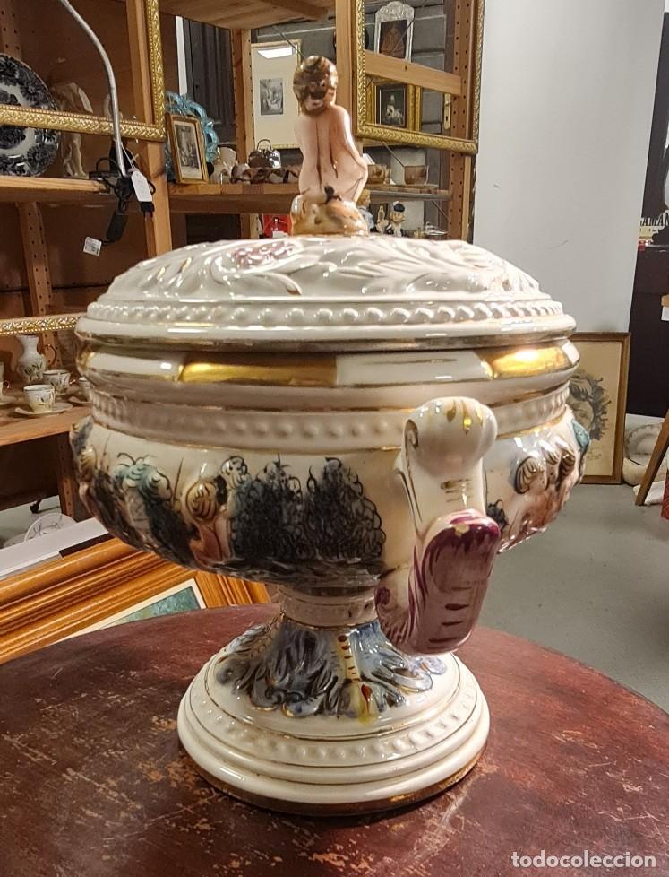 Antig&uuml;edades: Centro de mesa de Capodimonte de los a&ntilde;os 70s - Foto 2