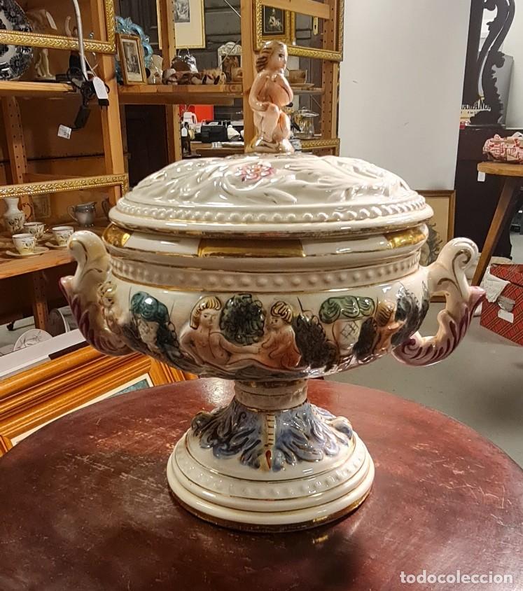 Antig&uuml;edades: Centro de mesa de Capodimonte de los a&ntilde;os 70s - Foto 3