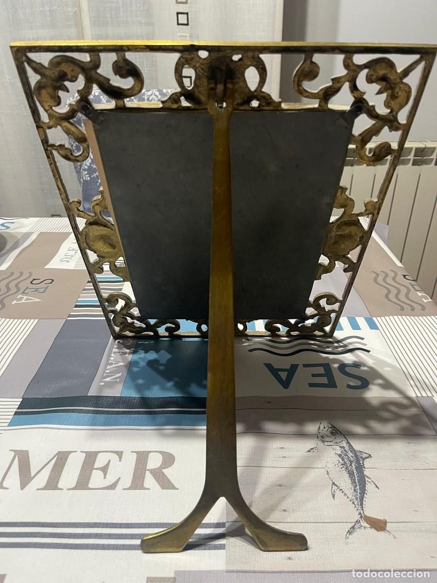 Antig&uuml;edades: MARCO ANTIGUO DE BRONCE/ LATON SOBRE MESA - Foto 2