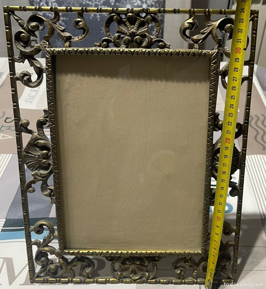 Antig&uuml;edades: MARCO ANTIGUO DE BRONCE/ LATON SOBRE MESA - Foto 6
