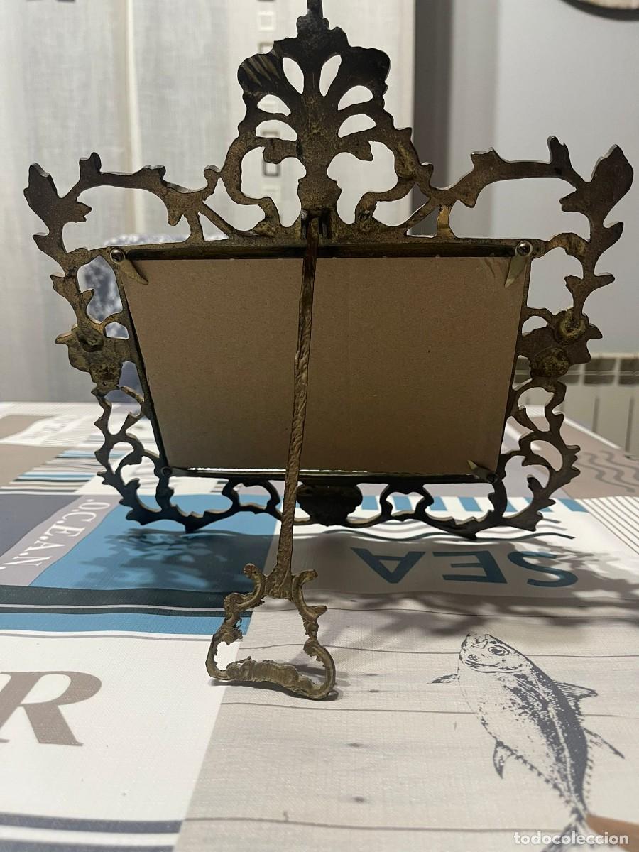 Antig&uuml;edades: MARCO ANTIGUO DE BRONCE/ LATON SOBRE MESA - Foto 2