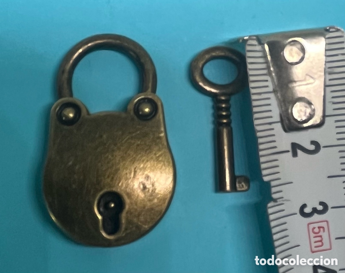 Antig&uuml;edades: CANDADO DE BRONDE CON LLAVE Dorado - Foto 4