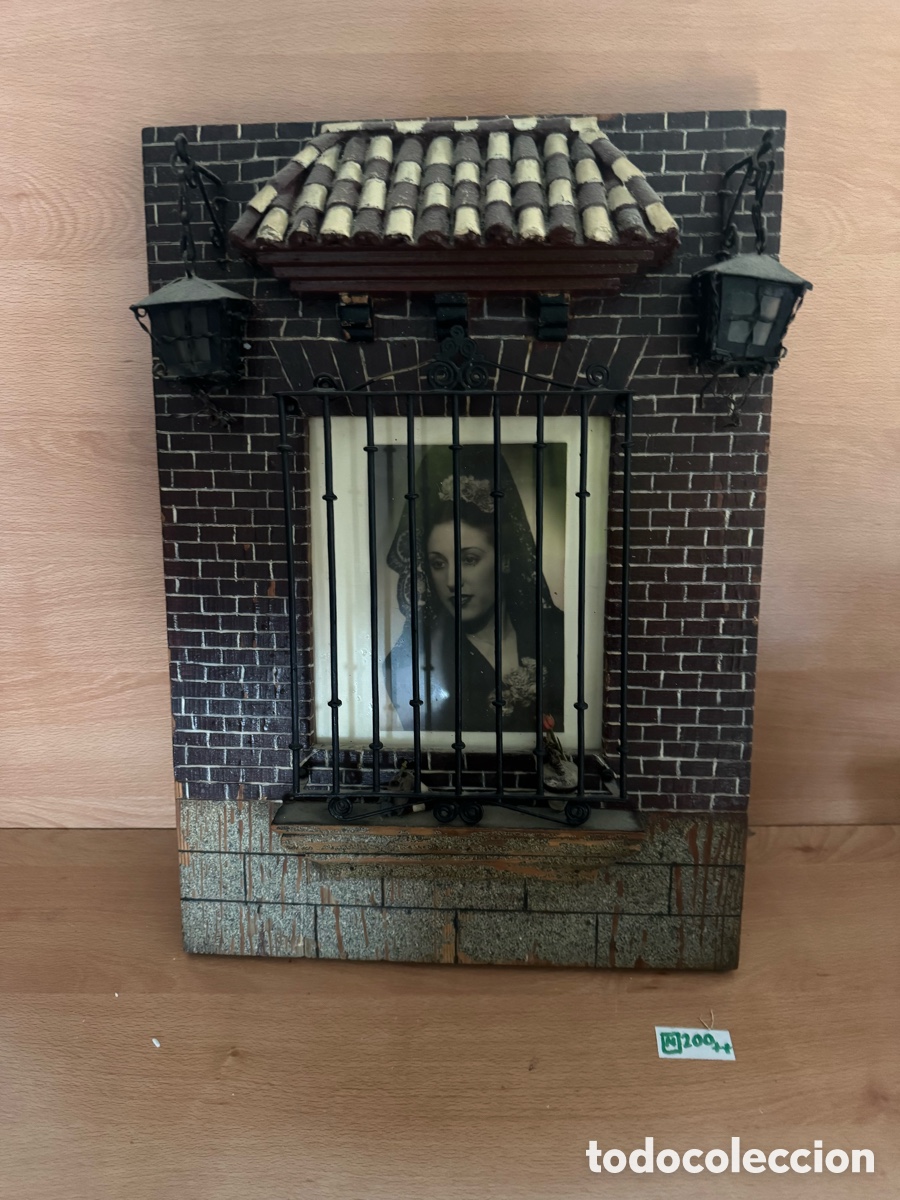 Antig&uuml;edades: Cuadro antiguo en ventana echo a mano - Foto 1