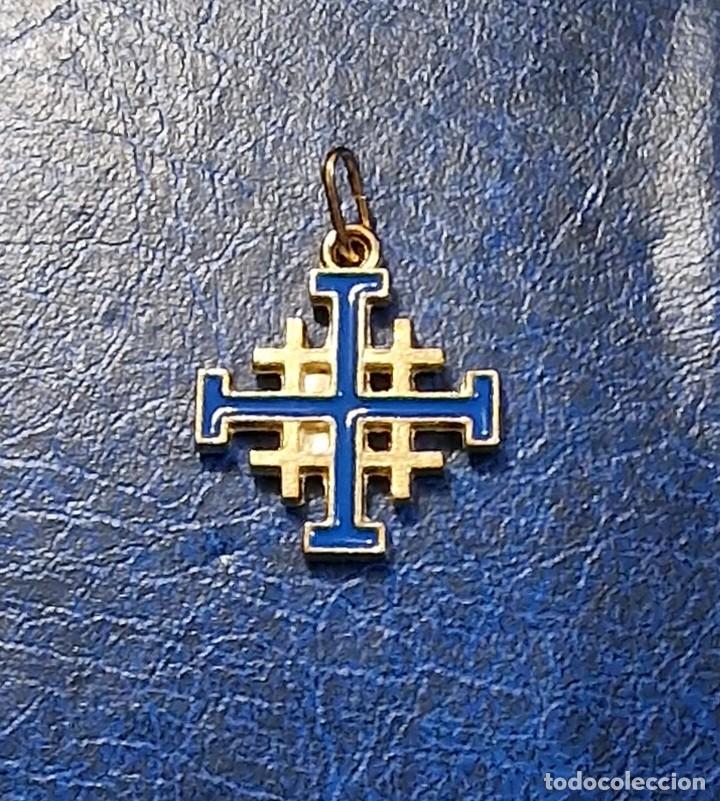 Antig&uuml;edades: Cruz de Jerusalem, dorada esmalte azul - Foto 1