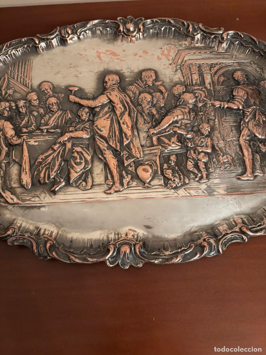Antig&uuml;edades: Bandeja en relieve metal plateado - Foto 5