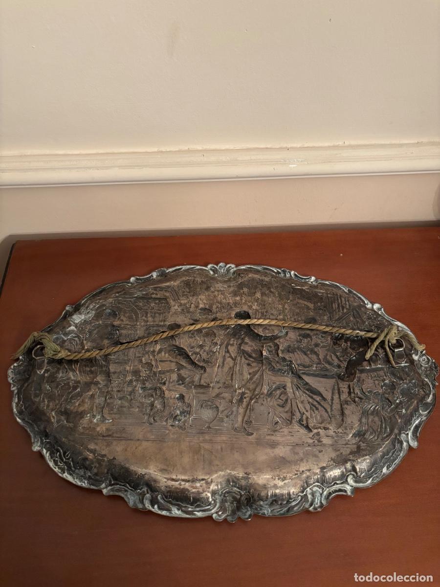 Antig&uuml;edades: Bandeja en relieve metal plateado - Foto 6