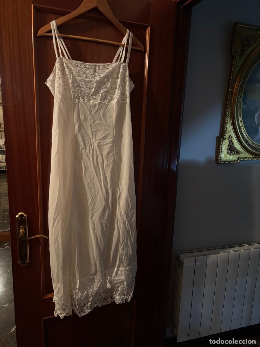 Antig&uuml;edades: Camis&oacute;n largo de Nylon - Foto 1