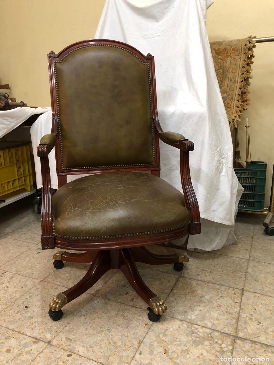 Antig&uuml;edades: SILLON DE BRAZOS GIRATORIO - Foto 1
