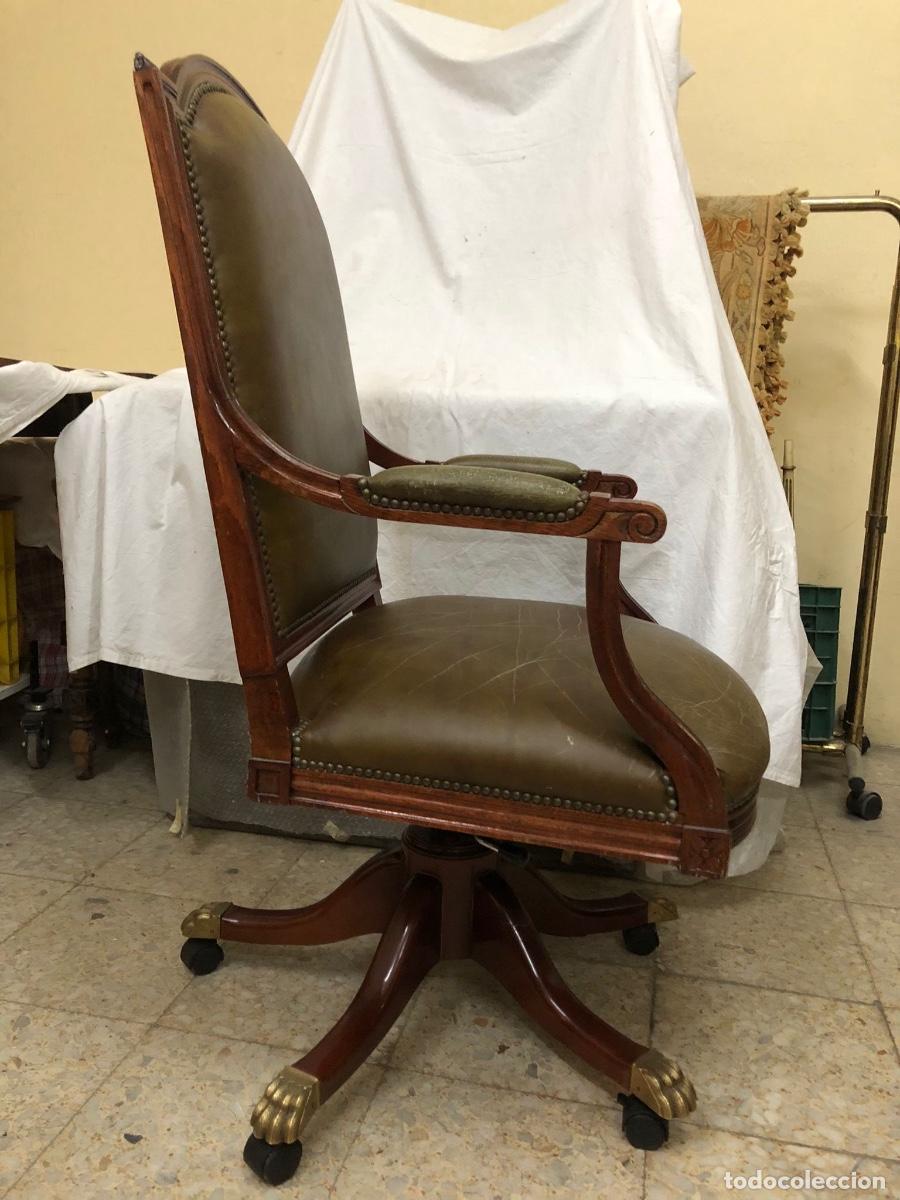 Antig&uuml;edades: SILLON DE BRAZOS GIRATORIO - Foto 2