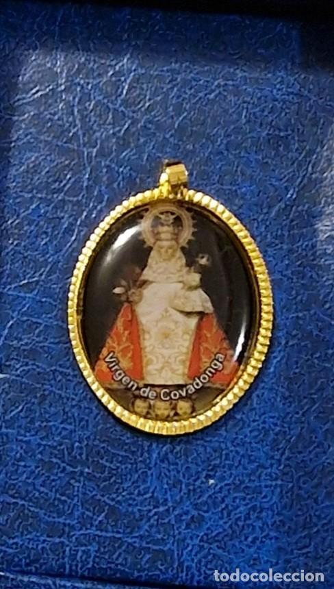 Antig&uuml;edades: Medalla Virgen de Covadonga - Foto 1