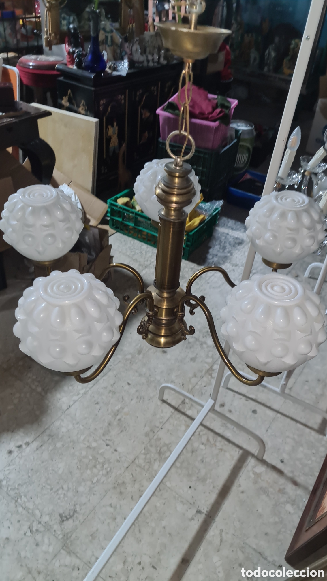 Antig&uuml;edades: l&aacute;mpara de bronce con tulipa de opalina - Foto 1