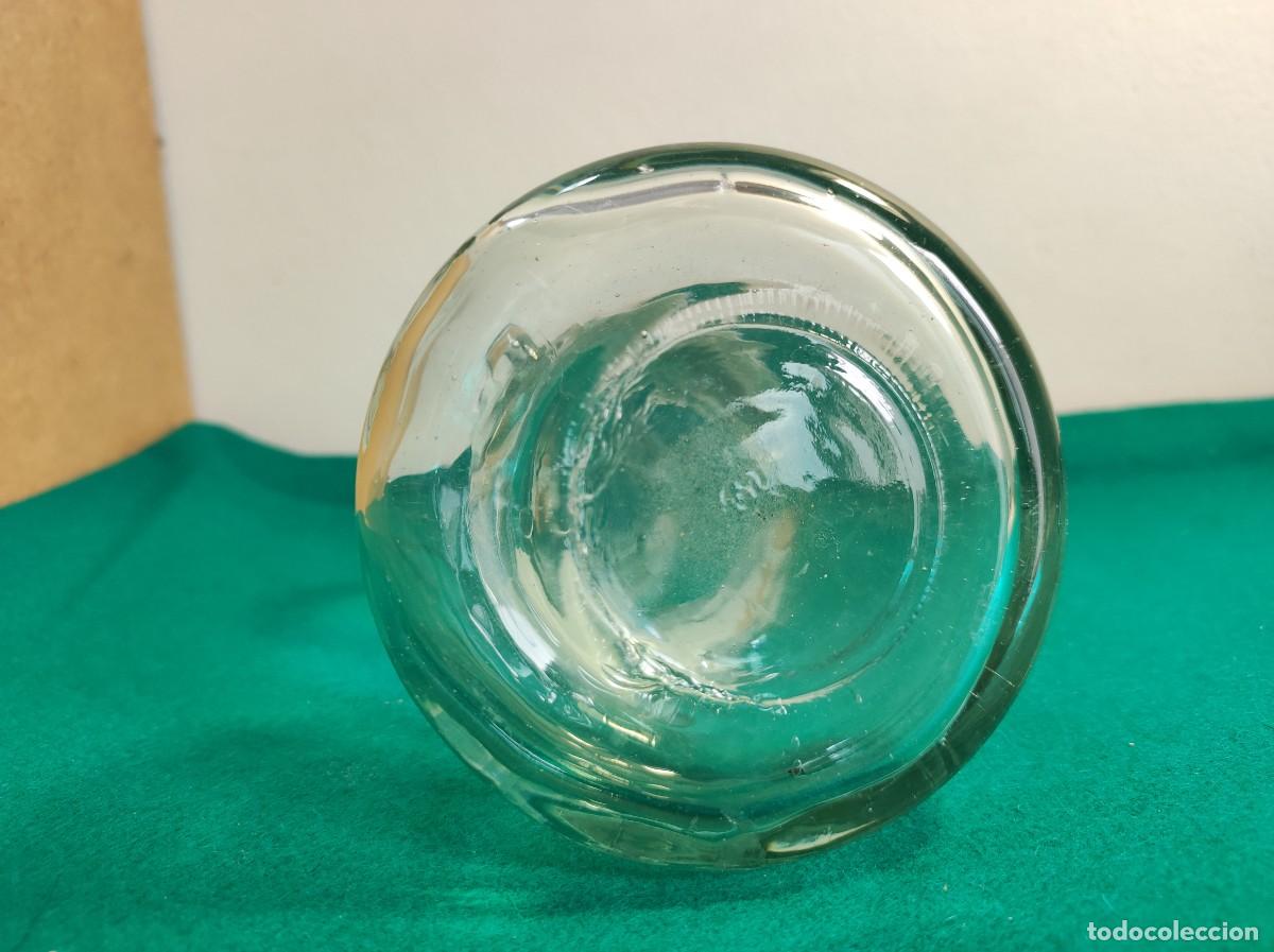 Antig&uuml;edades: Aceitera de vidrio vintage con asa circular - Foto 5