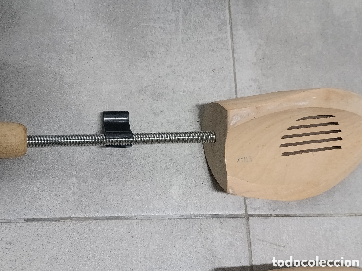 Antig&uuml;edades: Horma para zapatos en madera - Foto 2
